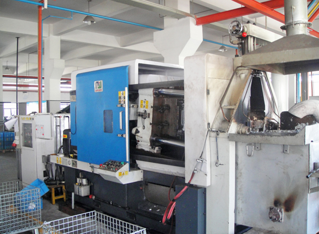 Hot chamber die casting machine